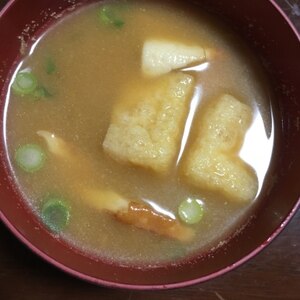 竹輪と油揚げ、わかめの味噌汁